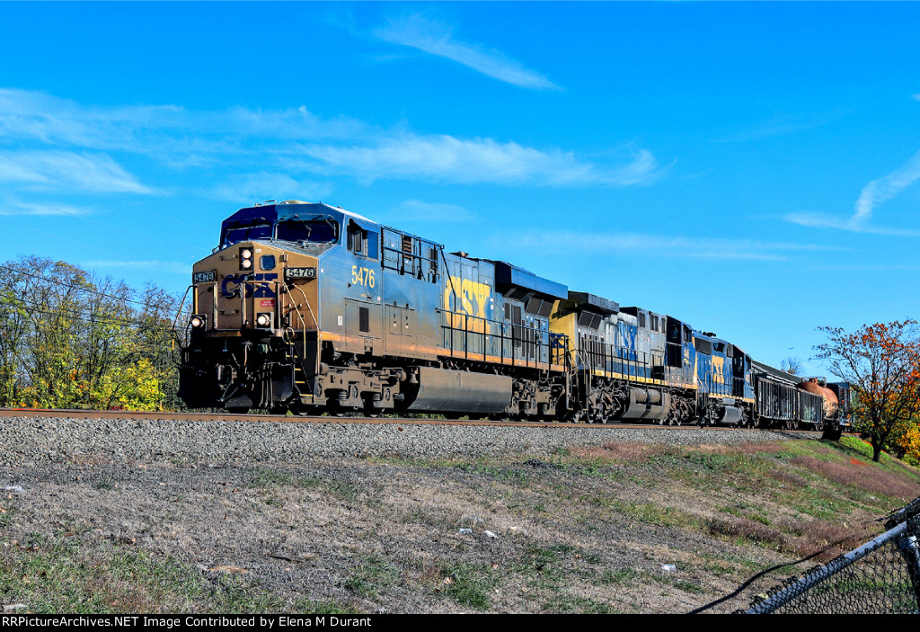 CSX 5476 on M-403